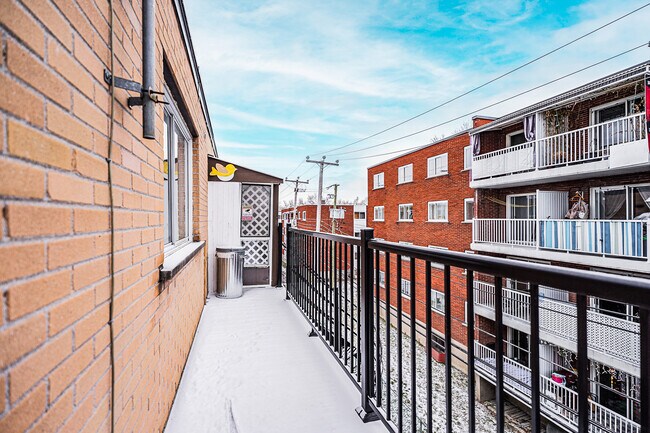 12375 Bd Rolland in Montréal, QC - Building Photo - Building Photo