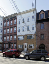 606 Jefferson St in Hoboken, NJ - Building Photo - Building Photo