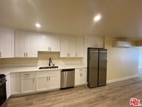 13400 Cordary Ave in Hawthorne, CA - Building Photo - Building Photo