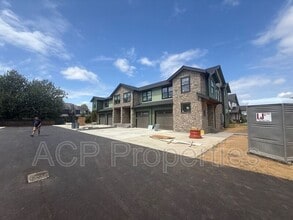2201 DeJong Dr in Lynden, WA - Foto de edificio - Building Photo