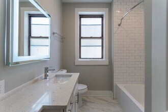 4329 N Ashland Ave, Unit 3 in Chicago, IL - Building Photo - Building Photo