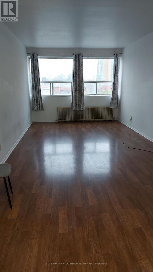 2881 Lawrence Ave E in Toronto, ON - Building Photo - Building Photo