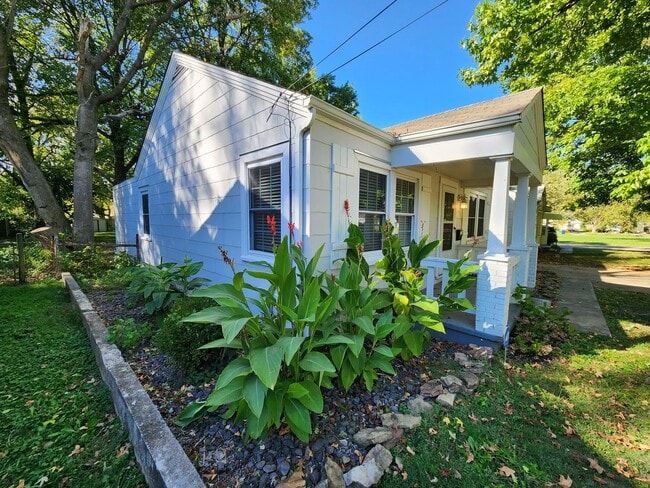 1419 S Roanoke Ave in Springfield, MO - Building Photo - Building Photo