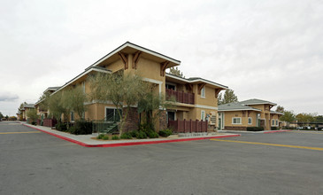 Sunrise Terrace in Hesperia, CA - Building Photo - Building Photo