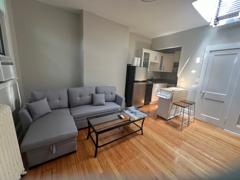10 Isabella St, Unit A2 in Boston, MA - Building Photo