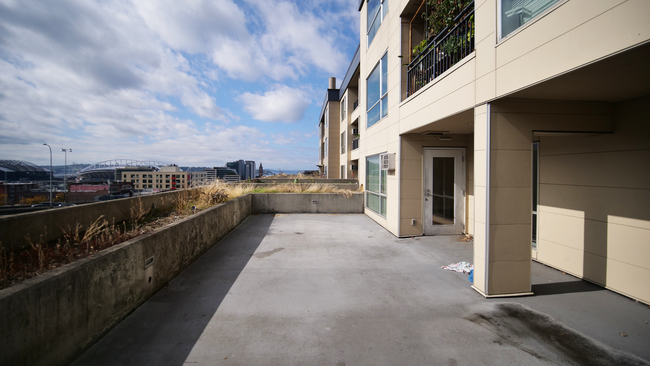 900 S Jackson St, Unit 505 in Seattle, WA - Building Photo - Building Photo