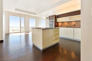 3750 S Las Vegas Blvd in Las Vegas, NV - Building Photo