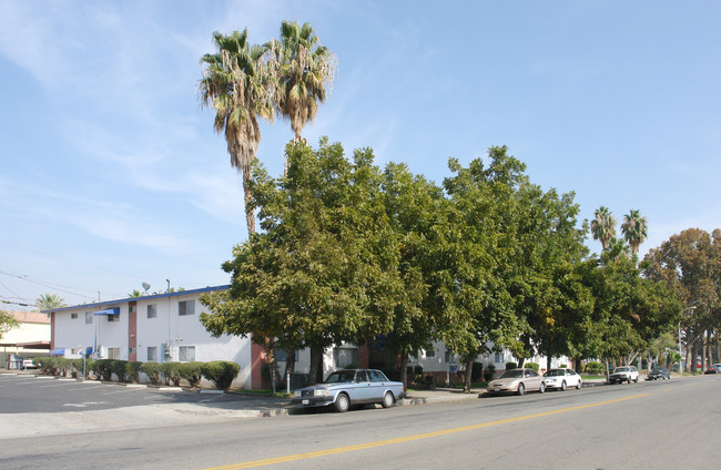 500 17th St in Bakersfield, CA - Foto de edificio - Building Photo