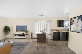 1241 E Ave R in Palmdale, CA - Building Photo - Building Photo