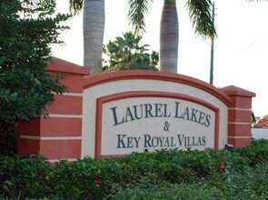 8264 Key Royal Cir, Unit 812 in Naples, FL - Building Photo - Building Photo