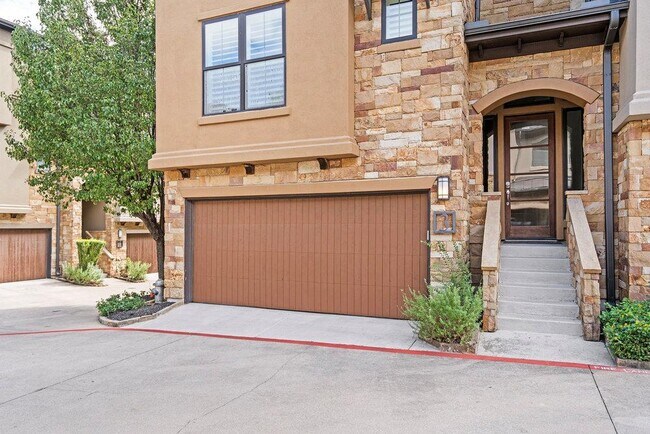 6533 E Hill Dr in Austin, TX - Building Photo - Building Photo
