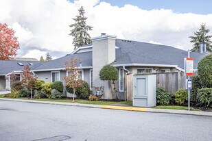 Cambie Court in Richmond, BC - Building Photo