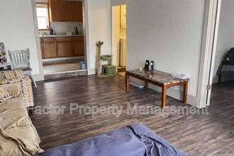 103 Locust St in Mankato, MN - Building Photo - Building Photo