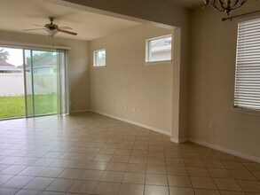 7347 Azalea Cove Cir in Azalea Park, FL - Building Photo - Building Photo