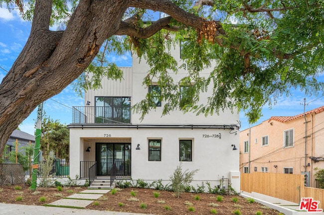 property at 726 Robinson St