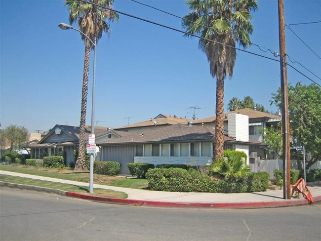 Whitsett Estates in North Hollywood, CA - Building Photo - Building Photo