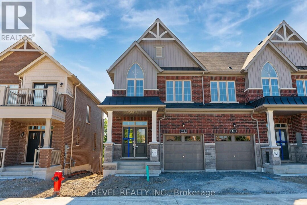 14 Paradise Wy in Whitby, ON - Building Photo