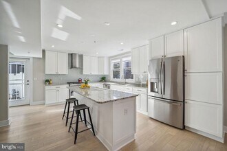 901 Lawrence St NE, Unit CN-3306A in Washington, DC - Building Photo - Building Photo