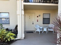 8383 Charter Club Cir in Ft. Myers, FL - Foto de edificio - Building Photo