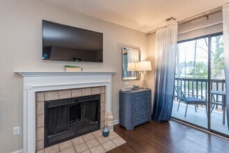 Wilde Lake Apartments in Richmond, VA - Building Photo - Building Photo