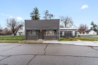 2229 E Boone Ave in Spokane, WA - Building Photo - Building Photo