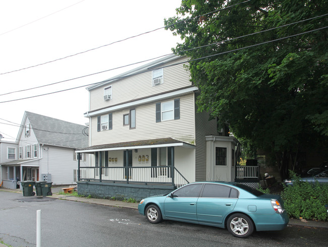 6 Mitchell Ct in New London, CT - Building Photo - Building Photo