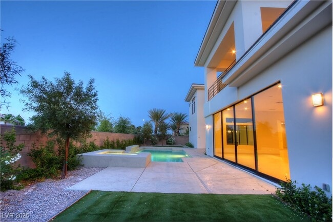 property at 7526 Yonie Ct
