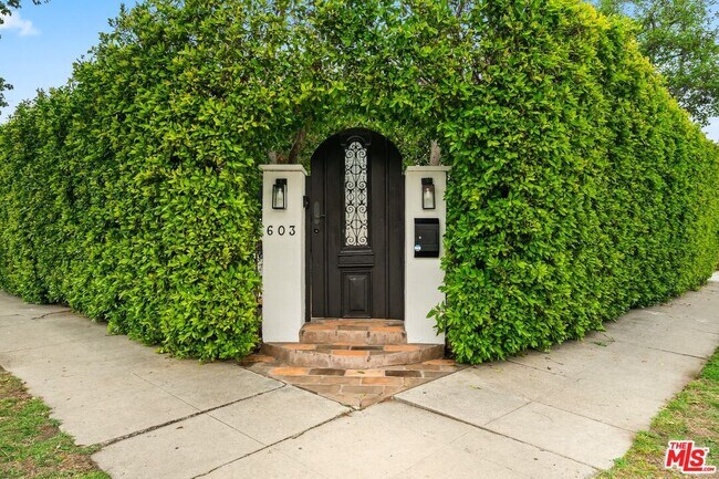 property at 603 N Martel Ave