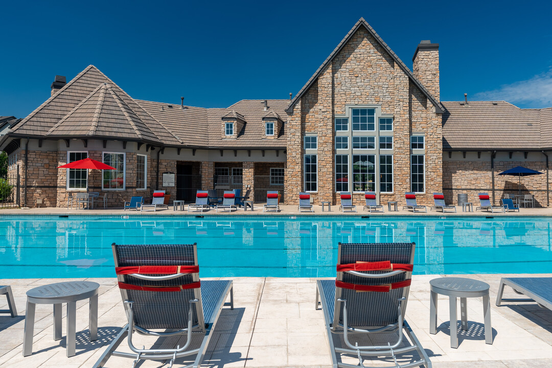 Red Hawk Ranch in Thornton, CO - Foto de edificio