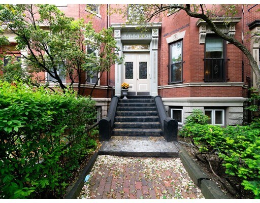 351 Marlborough St in Boston, MA - Building Photo
