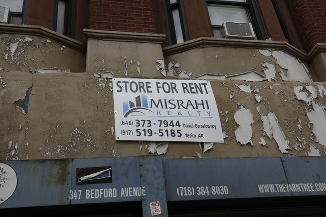 347 Bedford Ave in Brooklyn, NY - Building Photo - Building Photo