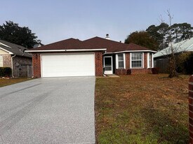 8080 Castle Pointe Way in Pensacola, FL - Building Photo