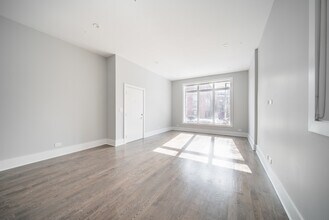 556 W 18th St in Chicago, IL - Building Photo - Building Photo