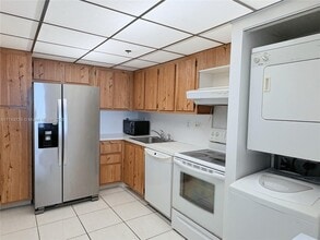 20355 NE 34th Ct, Unit 2950 in Aventura, FL - Building Photo - Building Photo