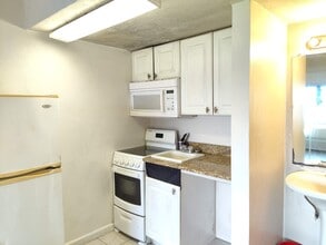 2506 S Ocean Blvd, Unit 3 in Myrtle Beach, SC - Building Photo - Building Photo