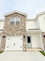 2479 Cliff Hollow Cir in Gulf Breeze, FL - Building Photo