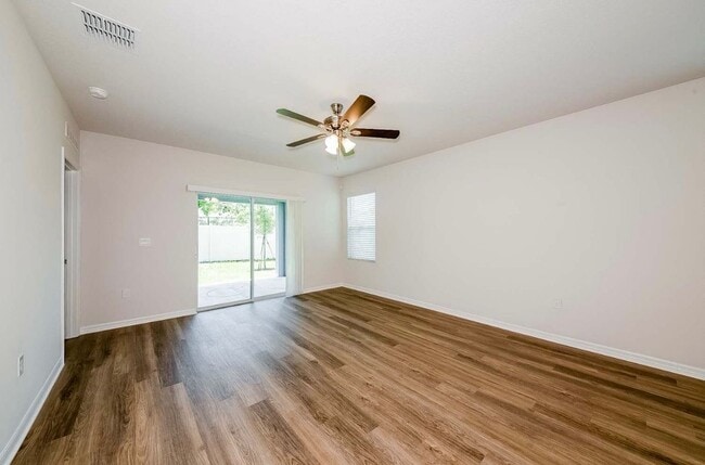 7913 Majestic Palms Ct in Venice, FL - Foto de edificio - Building Photo