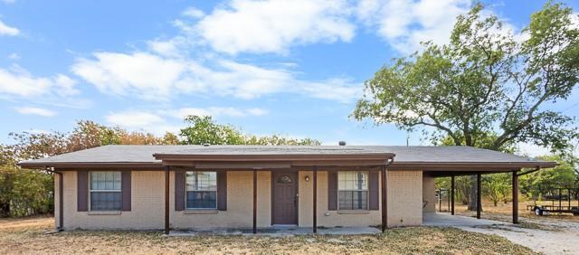 1004 N Cates St in Decatur, TX - Building Photo