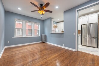1329 W Addison St in Chicago, IL - Building Photo - Building Photo