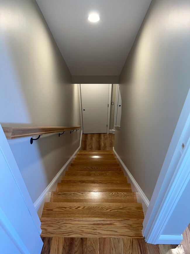 11 Garfield Ave, Unit 1 in Woburn, MA - Building Photo - Building Photo