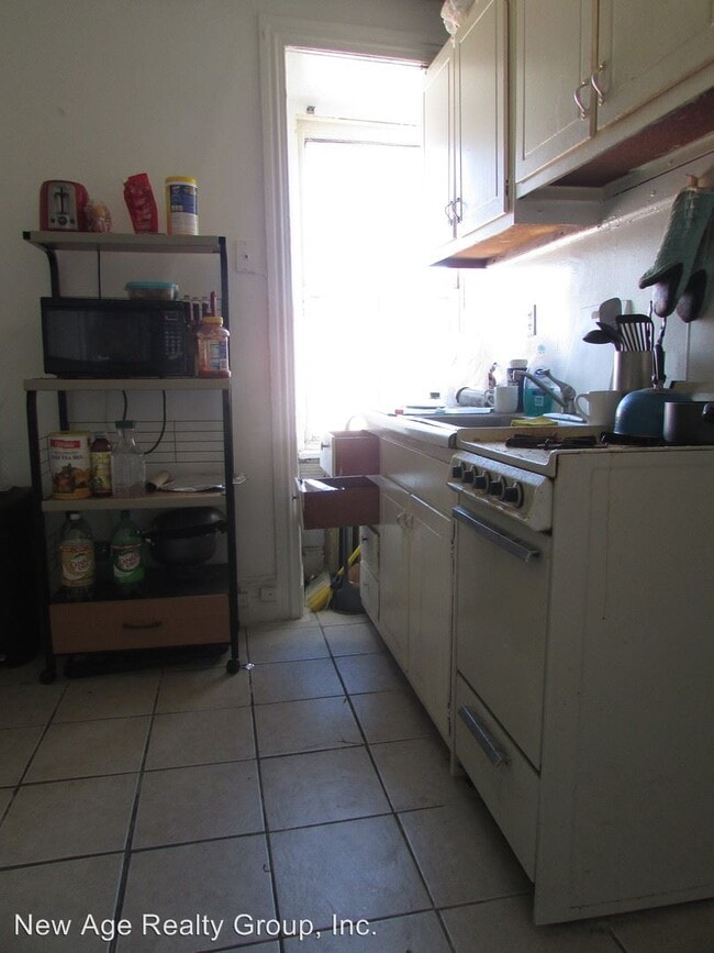 339 N 40th St in Philadelphia, PA - Building Photo - Building Photo