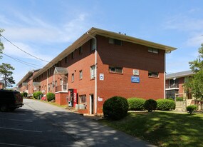 Lenox View Apartments in Atlanta, GA - Building Photo