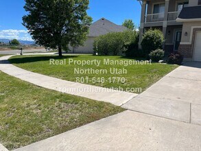 1245 N 2025 W in Layton, UT - Foto de edificio - Building Photo