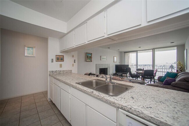 12565 Melville Dr-Unit -214 in Montgomery, TX - Building Photo - Building Photo