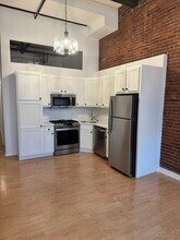 254 Friend St, Unit 1 in Boston, MA - Foto de edificio - Building Photo