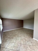 402 Fanshaw J in Boca Raton, FL - Building Photo