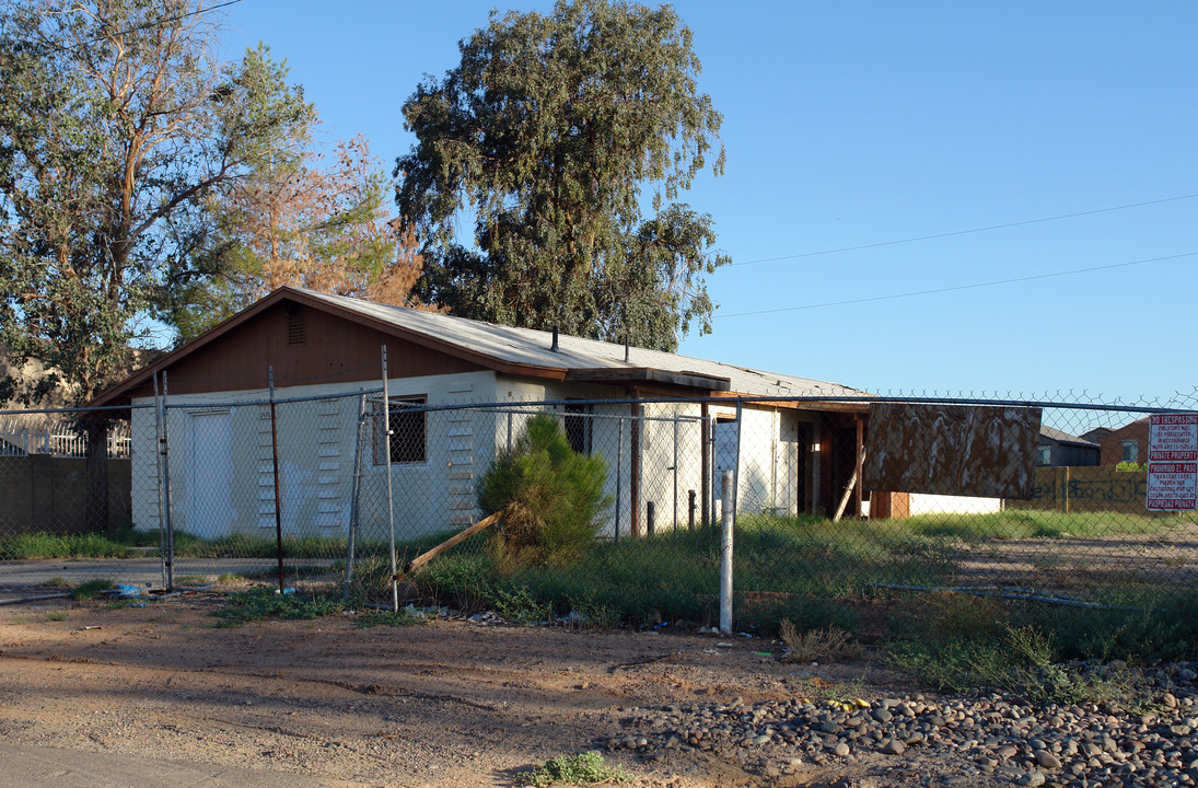 2432 E Danbury Rd in Phoenix, AZ - Building Photo