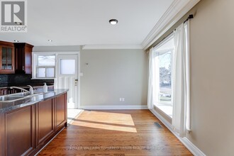 118 Dorcot Ave in Toronto, ON - Building Photo - Building Photo