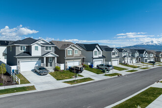 Lexington Crossing in Saratoga Springs, UT - Building Photo - Building Photo