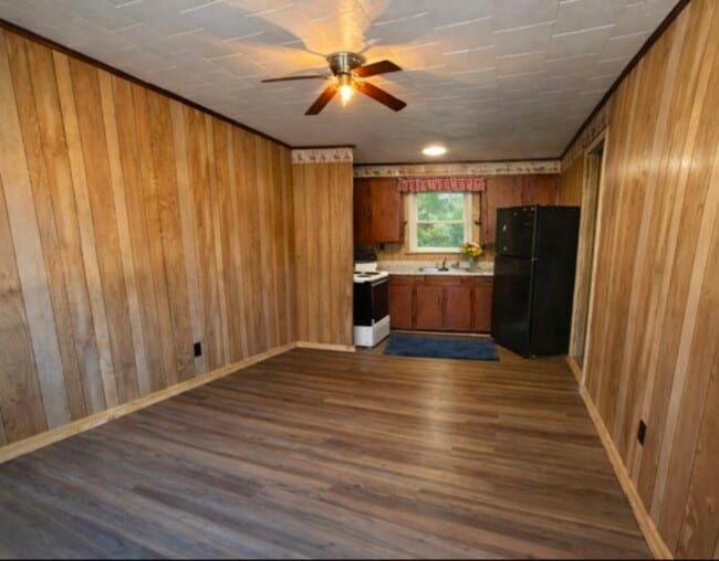 89 Old Dyer Yorkville Rd